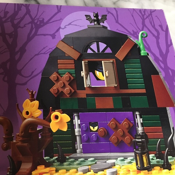 LEGO Halloween Barn Building Set - Picture 4 of 4